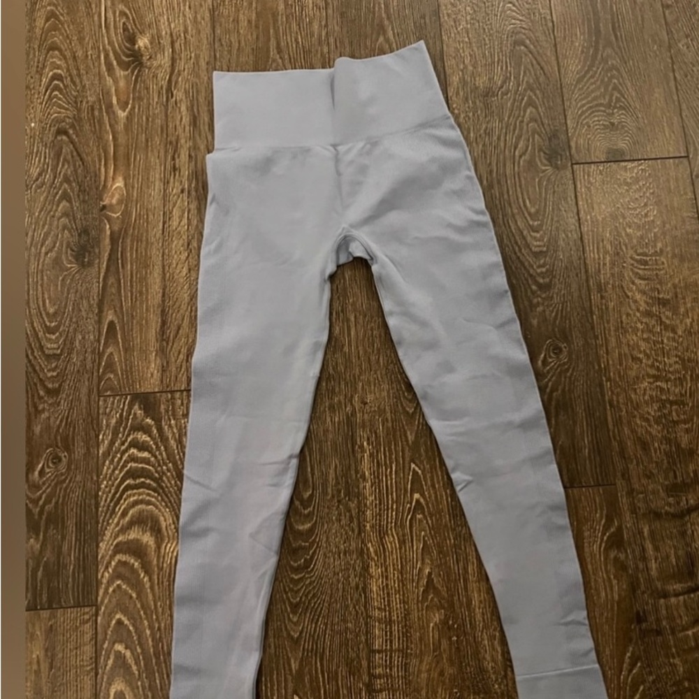 NWOT Set Active Small Light blue leggings.